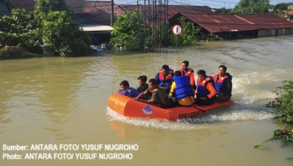 pengunsi banjir di demak dan kudus